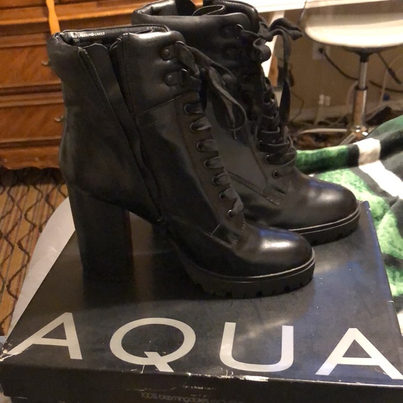 NWT! AQUA leather stacked heel platform hikers - Picture 9 of 9